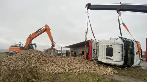 Un camion de betteraves se renverse 